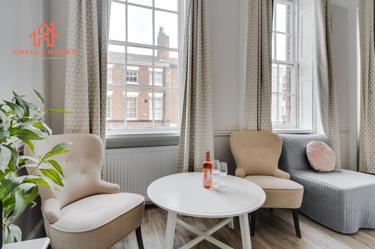 Large Centre - Georgian Townhouse- Rodney St Apartment *